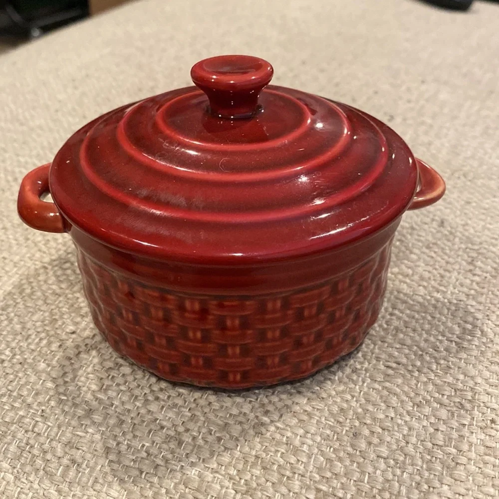 NWOT Pier 1 Burgundy Basket Weave Stoneware Ramekin & Mini Cup 2pc